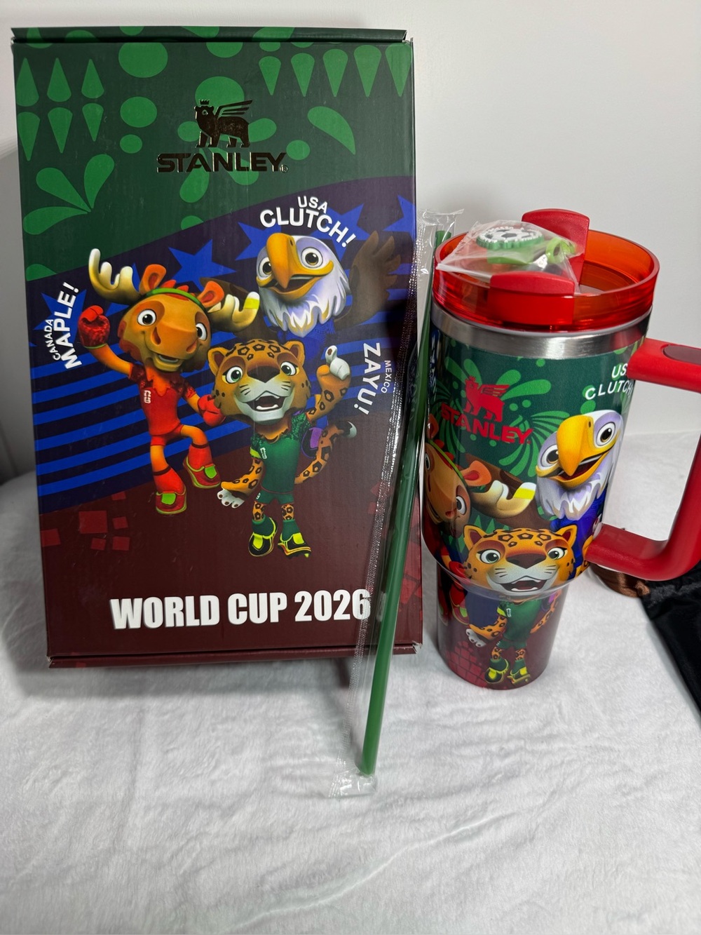 Stanley Quencher H2.0 world cup 2026 Handle Straw Soccer 40oz - Picture 9 of 9